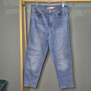 Levi's High-Rise Women's Light Blue Mom Jeans